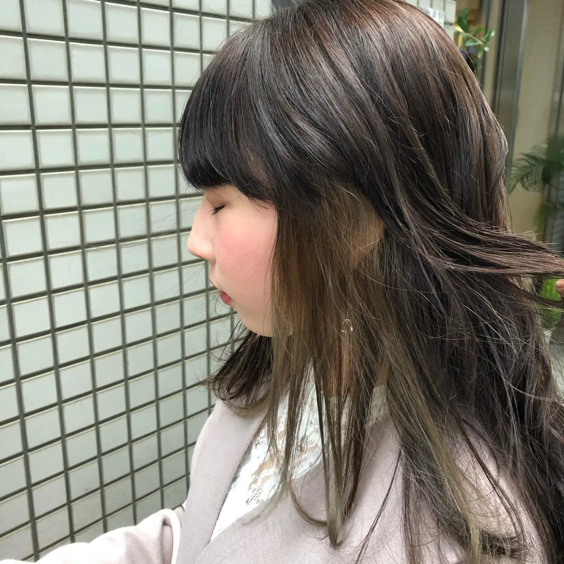 ロング 伊東 彩花のヘアスタイル