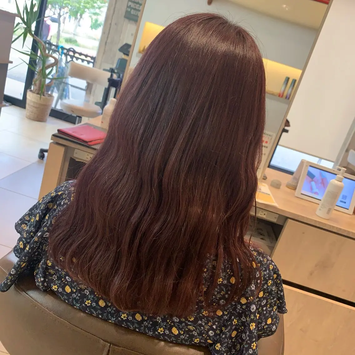 ミディアム カラー ’Flower’ AYAKAのヘアスタイル