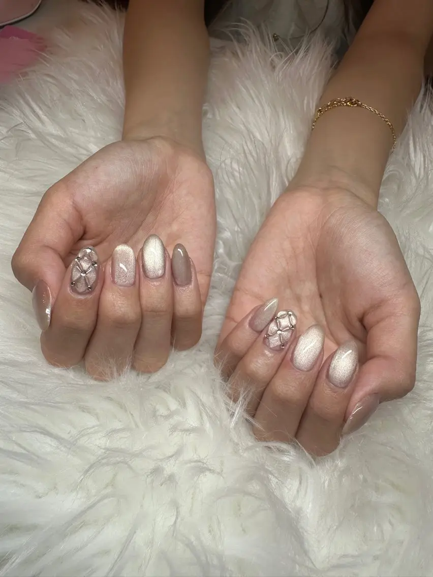 ネイル PEEKABOOミキ ネイル1級保持💅のネイルデザイン