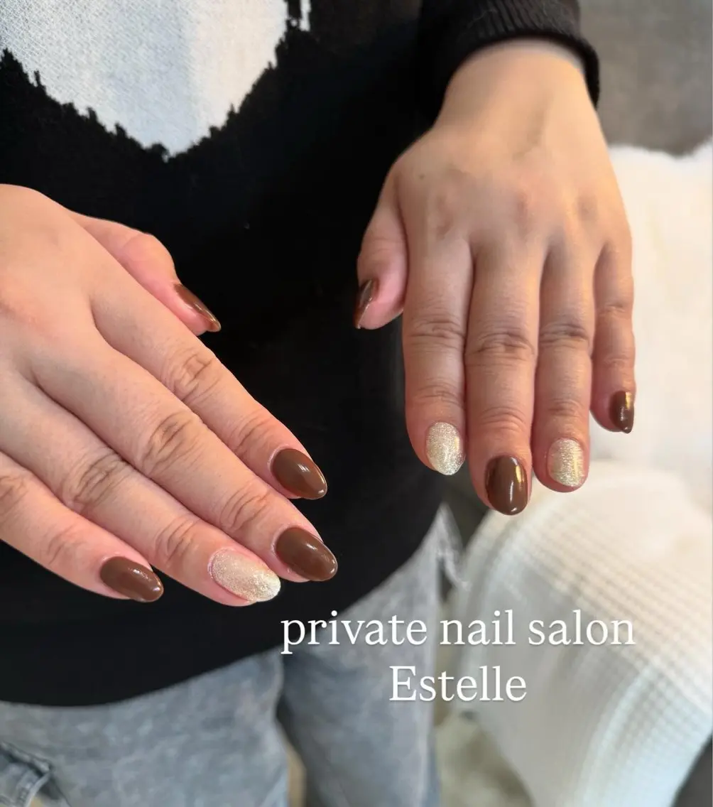 ネイル ブラウン ゴールド ラメ(グリッター) ワンカラーネイル 冬ネイル ハンドネイル nail salon Estelleのネイルデザイン