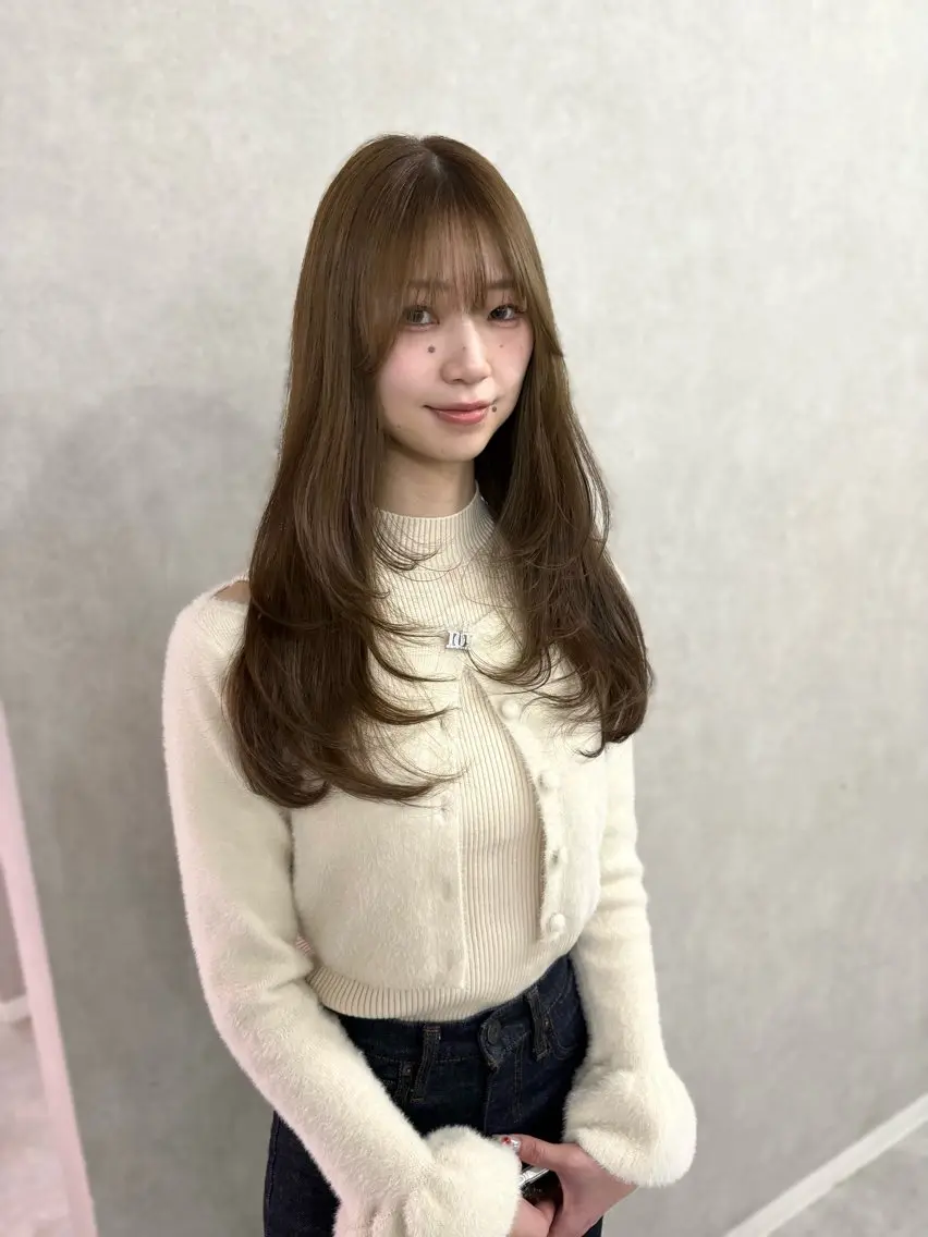ロング カラー レイヤーカット 小顔カット カット ヘアカラー 盛れる顔まわり✨🎀 レイヤー別所好葉のヘアスタイル