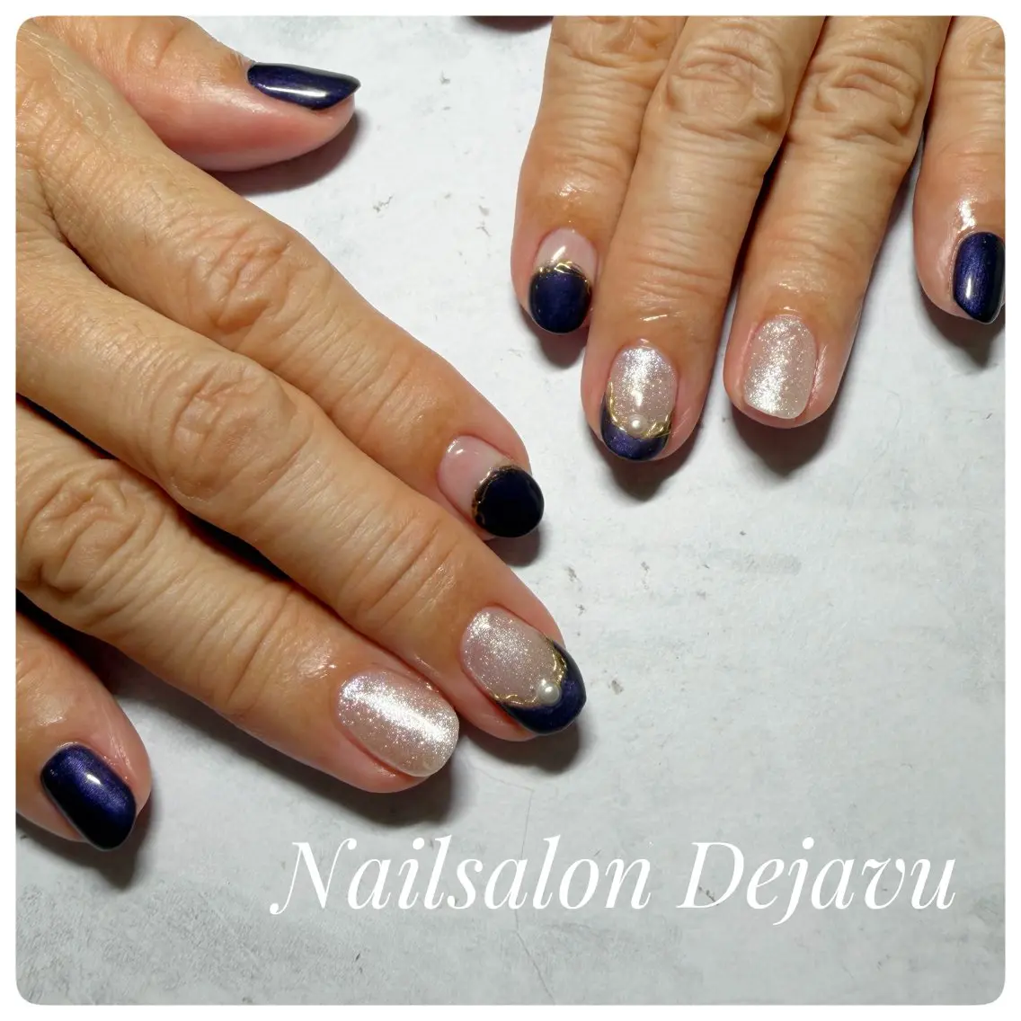 ネイル ゴールド ミラーネイル ネイビー ハンドネイル Nailsalon Dejavuのネイルデザイン