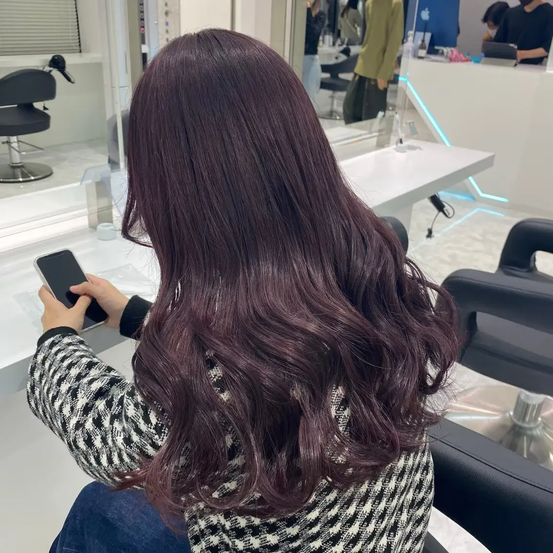 セミロング カラー ヘアアレンジ 🫧モテる💗ダメー ジレスハイトーン🫧のヘアスタイル