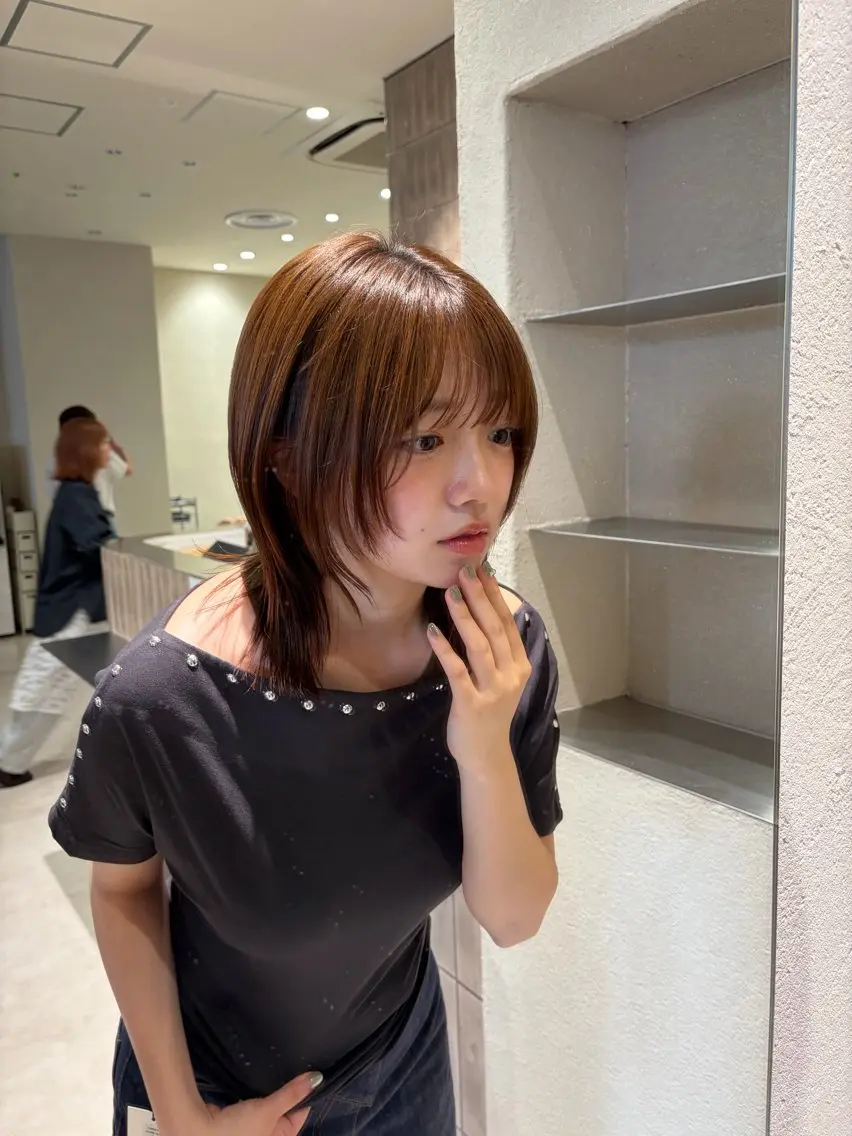ミディアム 顔まわりレイヤー レイヤーカット カット ヘアカラー レイヤー/透明感 カラー/ましろのヘアスタイル