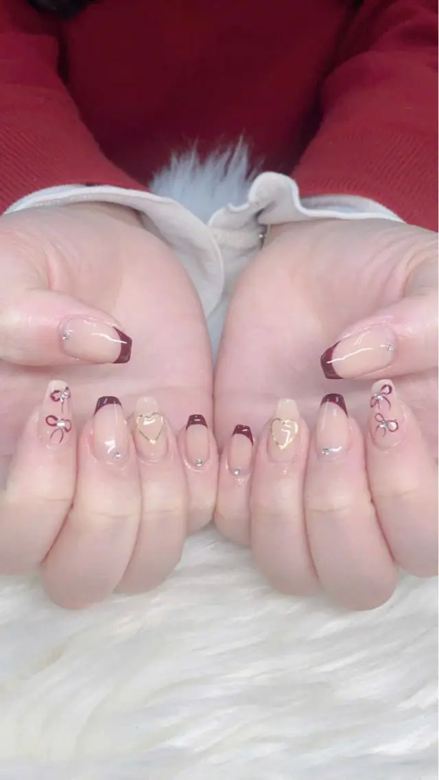 ネイル フレンチネイル グラデーション 韓国ネイル マグネットネイル ニュアンスネイル ハンドネイル ハンドケア Hara Nail 【持ち込みOK】のネイルデザイン