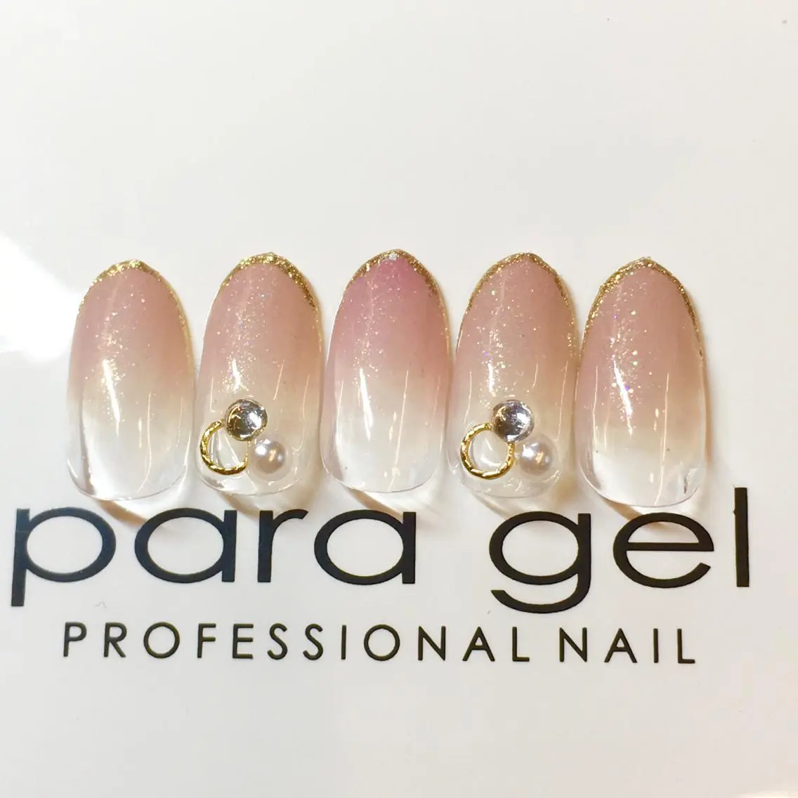 ネイル フットネイル ジェルネイル グラデーション パラジェル 冬ネイル clover nailのネイルデザイン