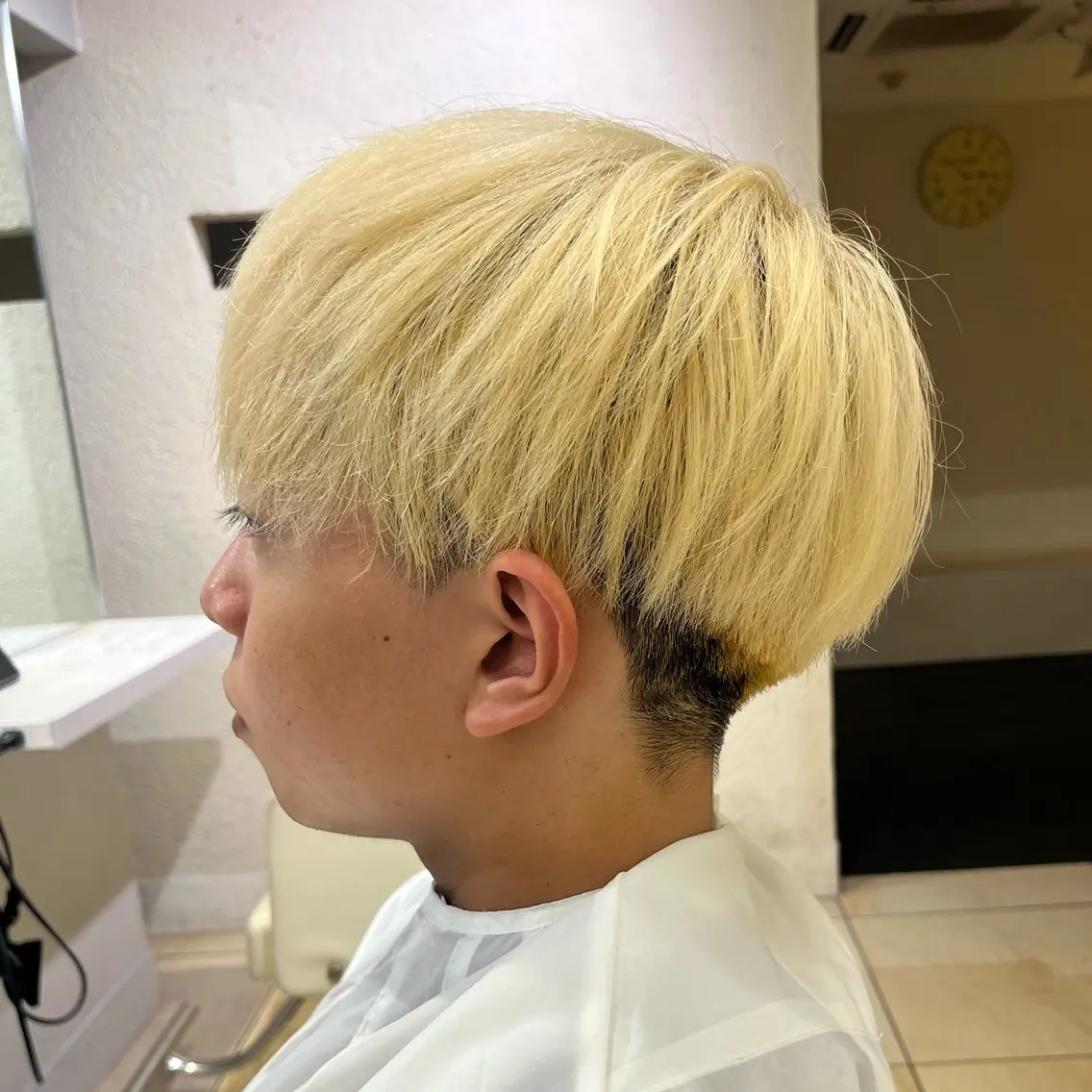 メンズ ハイトーン×推し カラー💫Miyuのヘアスタイル