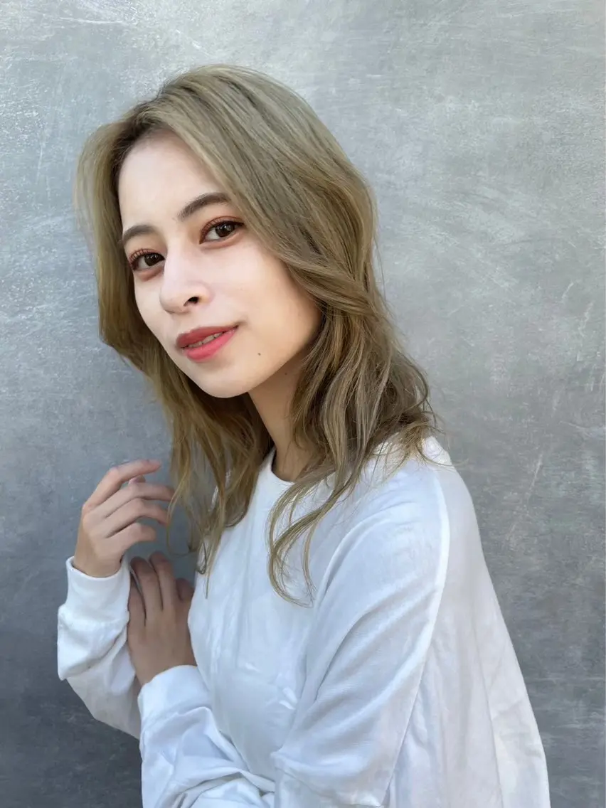 セミロング 河野 優希のヘアスタイル