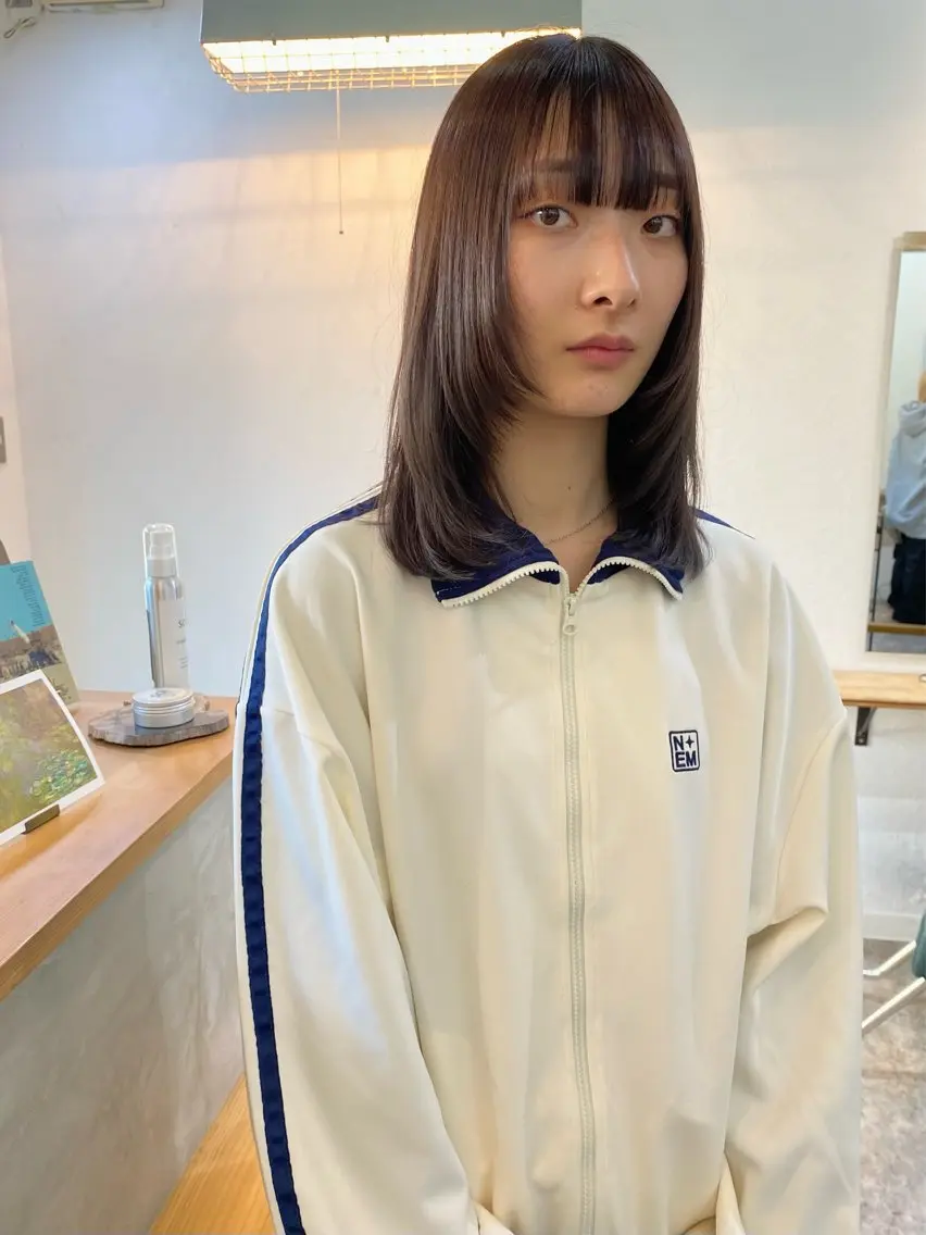 ミディアム カラー グレージュ 顔まわりレイヤー レイヤーカット 森貴裕/ベージュ/ パーマ/オリーブのヘアスタイル