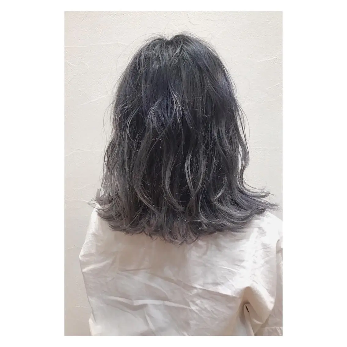 セミロング カラー アッシュ グラデーションカラー ラベンダーカラー ラベンダーアッシュ 360°キレイな ショートカットのヘアスタイル