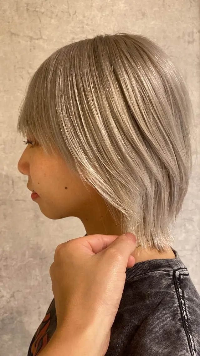 💇🏻‍♀️レディース限定　カット＋ダブルカラー（ブリーチ有り）＋艶トリートメントの写真