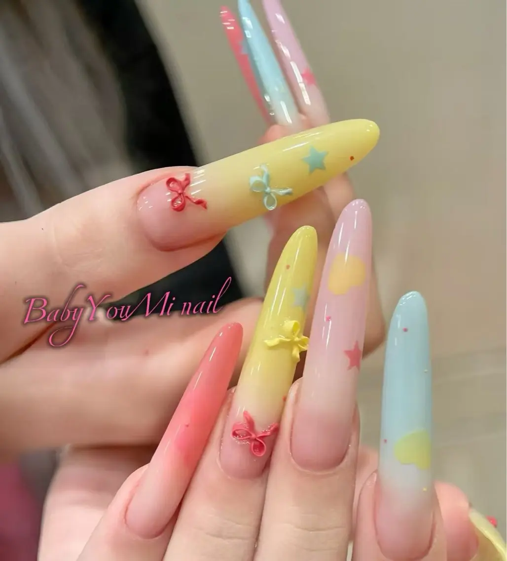 ネイル オーロラネイル フラワーネイル フットネイル フレンチネイル ジェルネイル ハンドネイル BabyYouMi nailのネイルデザイン