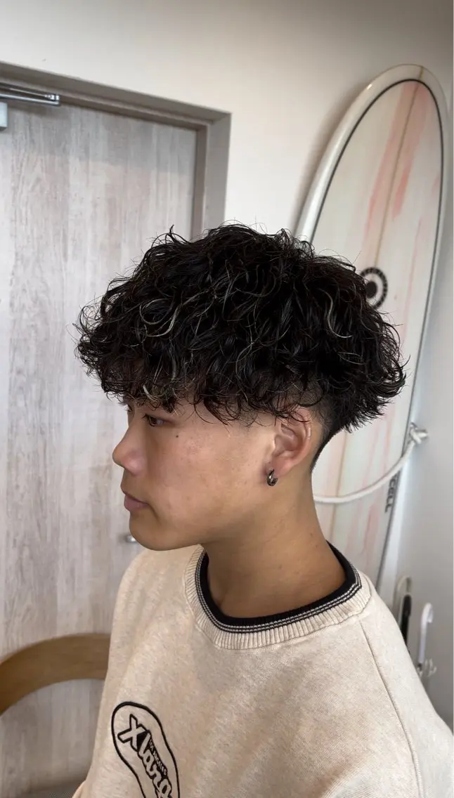 パーマ メンズ メンズパーマ 波巻きパーマ スパイラルパーマ 野中 慈穏のヘアスタイル