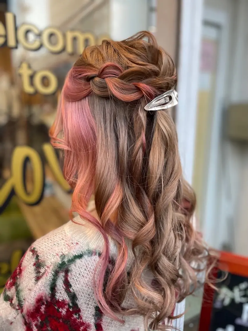 ロング ヘアアレンジ ハーフアップ 三つ編み ヘアセット lovis🧸ゆうあ 🧸/透明感カラーのヘアスタイル