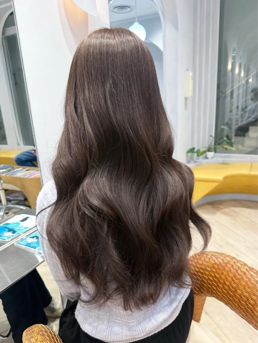 ロング カラー ヘアカラー ヒジオカ リナのヘアスタイル
