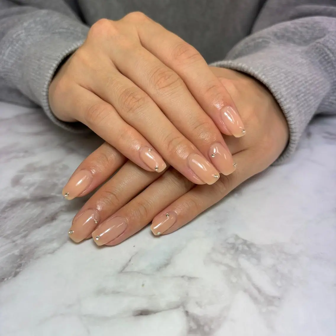 salon UNE LMA見習いスタッフのネイルデザイン