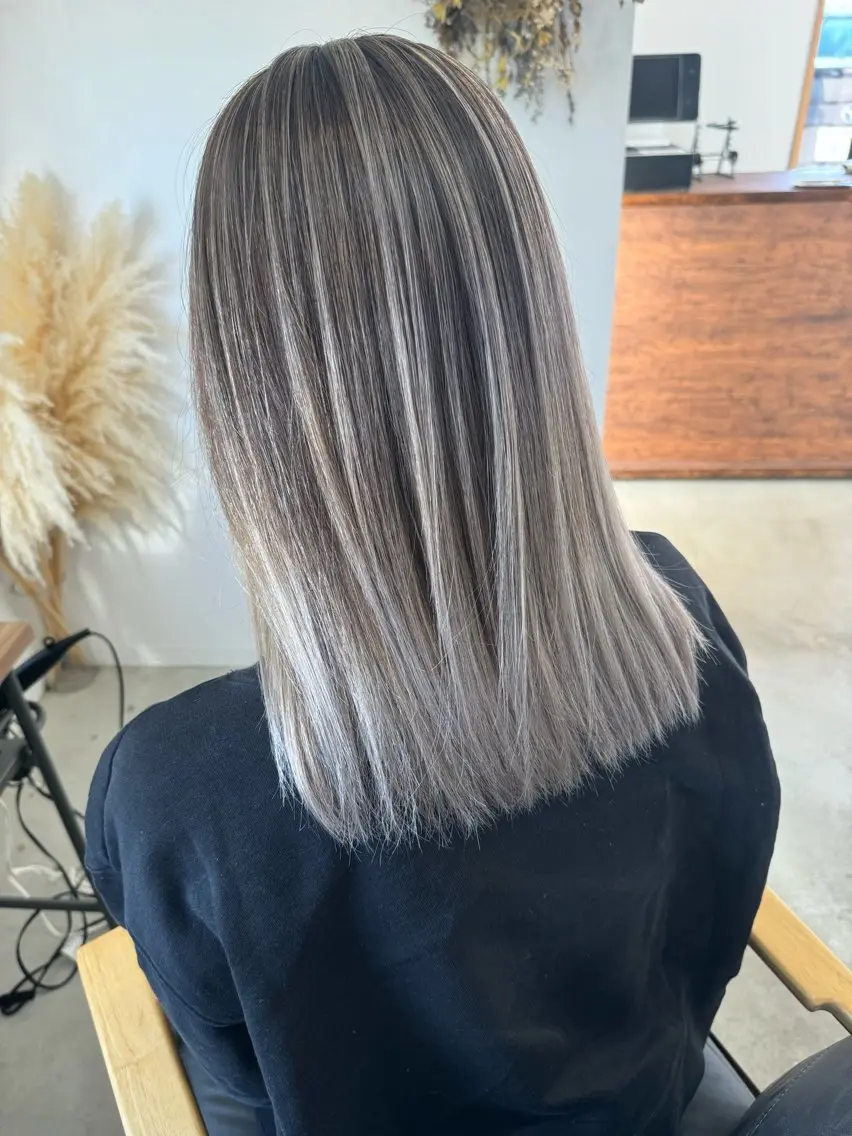 ミディアム 榎本 瑞貴のヘアスタイル