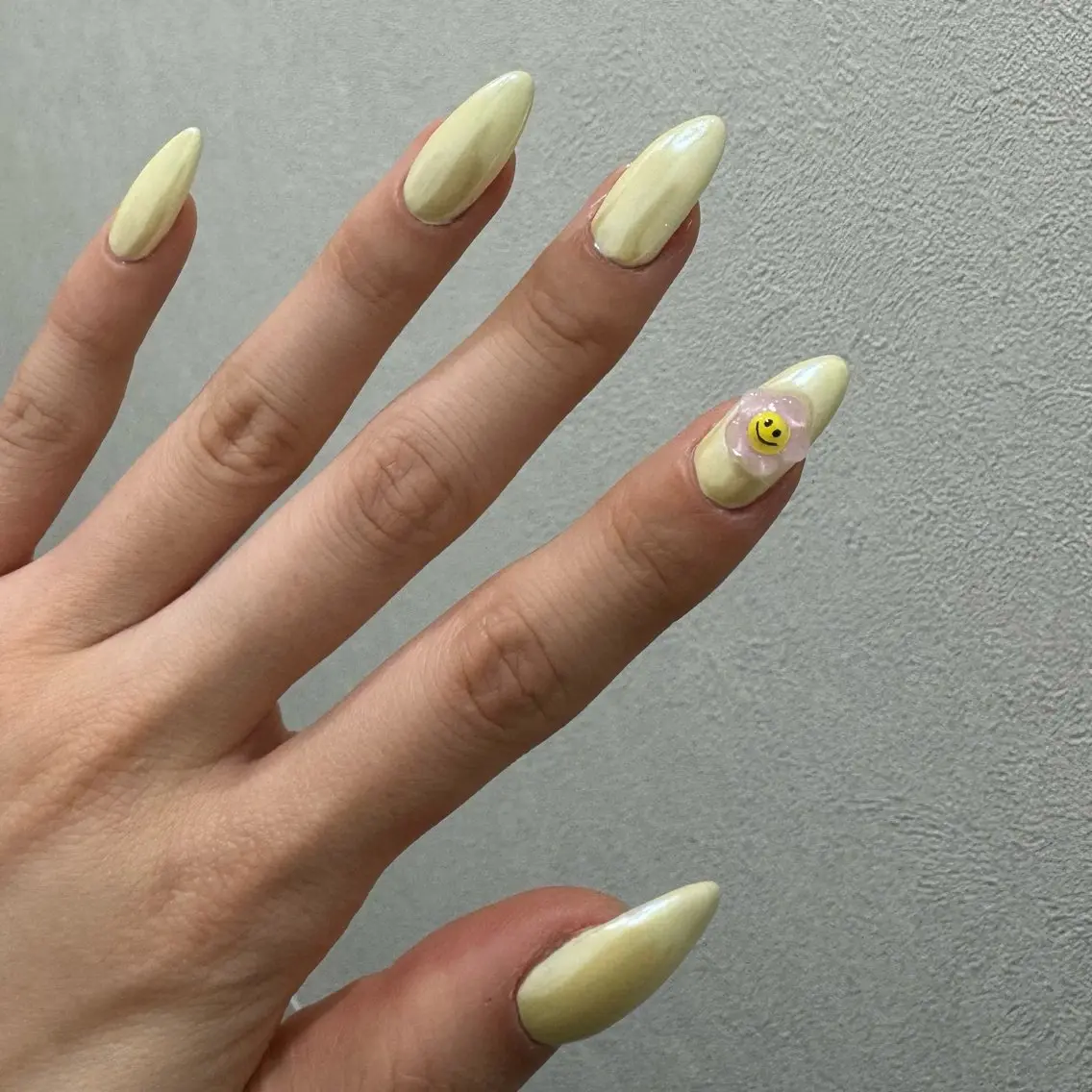 ネイル ハンドネイル VIERU 🌈🎀💖のネイルデザイン