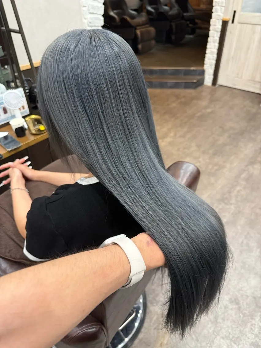 ロング カット ヘアカラー トリートメント 艶カラー✨️派手髪 🦄renのヘアスタイル