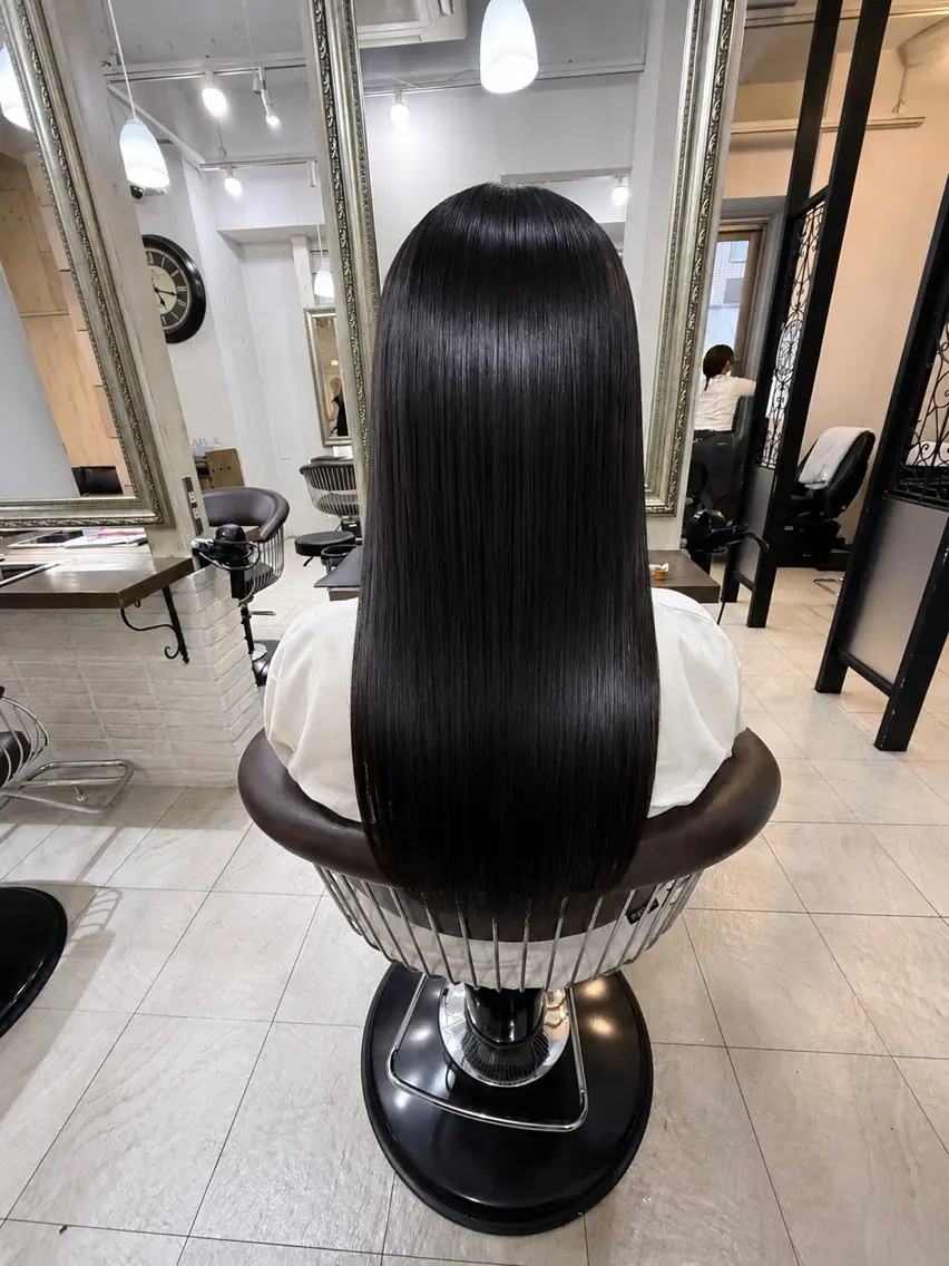 ロング 髪質改善 縮毛矯正 地毛風ストレート 早坂裕真のヘアスタイル
