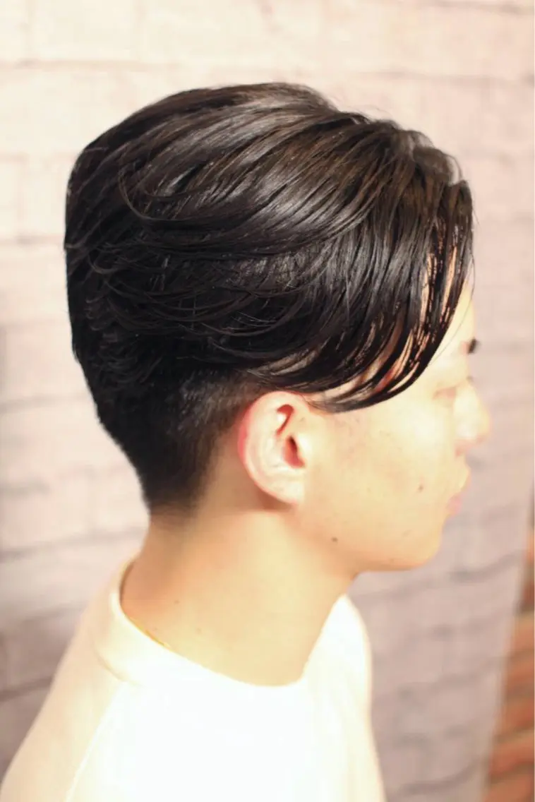 ミディアム 鈴木 慎一郎のヘアスタイル