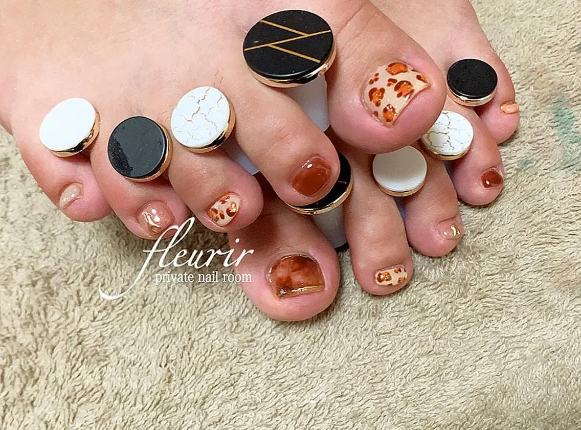 ネイル アートネイル べっ甲ネイル フットネイル ゴールド ラメ(グリッター) フルリール 【プライベートサロンのネイルデザイン