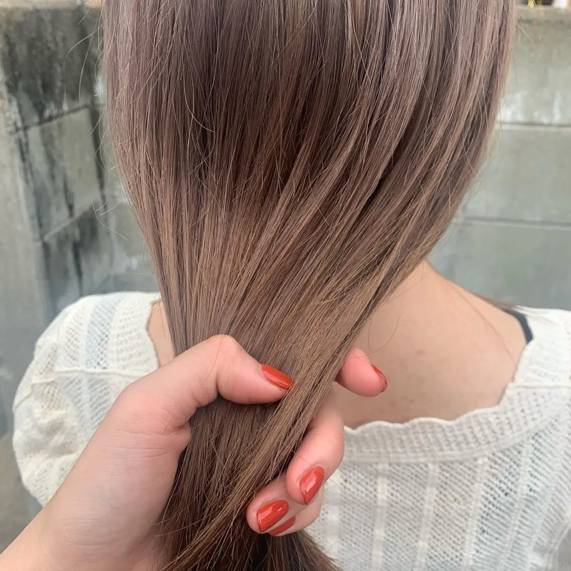 セミロング カラー ベージュカラー ブリーチ カット ヘアカラー トリートメント hubhair レイヤー/透明感のヘアスタイル