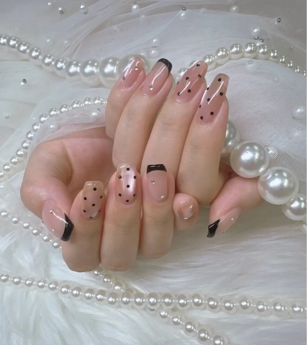 ネイル フレンチネイル ジェルネイル グラデーション 韓国ネイル ロングネイル ハンドネイル Queeens nailのネイルデザイン