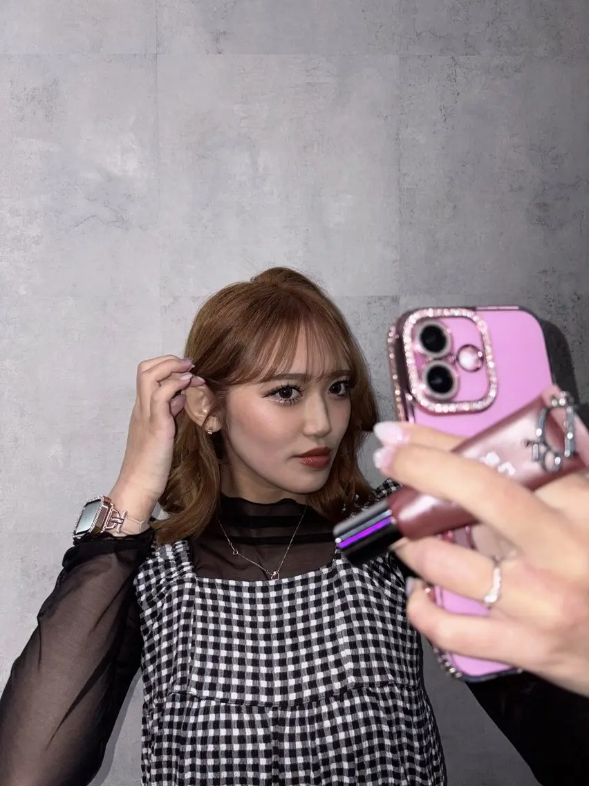 ミディアム おくれ毛 小顔カット ヘアカラー Rin🥀 大通り/カラーモデルのヘアスタイル