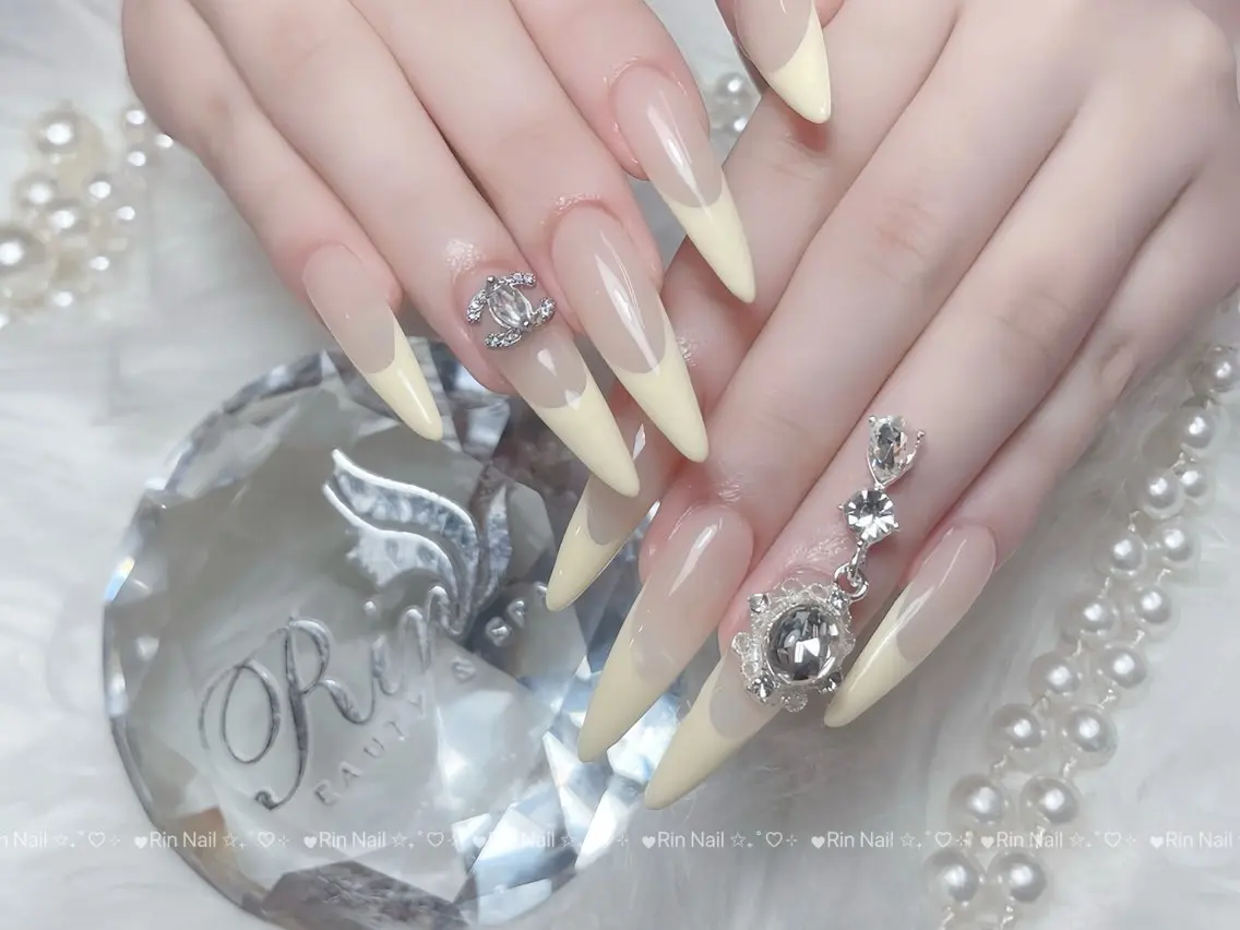 ネイル オーロラネイル チークネイル 桜ネイル クリアネイル ドット ハンドネイル Rin Nail Shinokuboのネイルデザイン