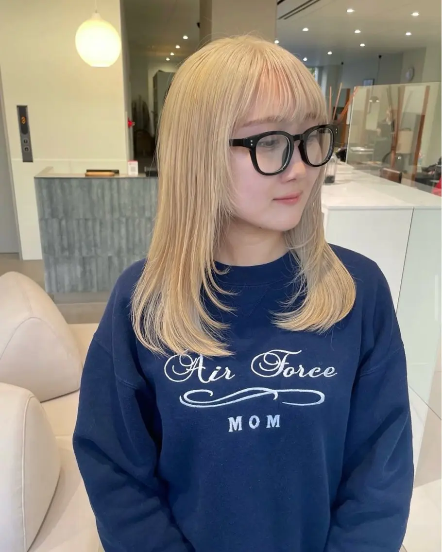 セミロング アッシュ ミストバング ボブ 韓国風ヘア レイヤーカット 似合わせレイヤー &縮毛矯正のヘアスタイル