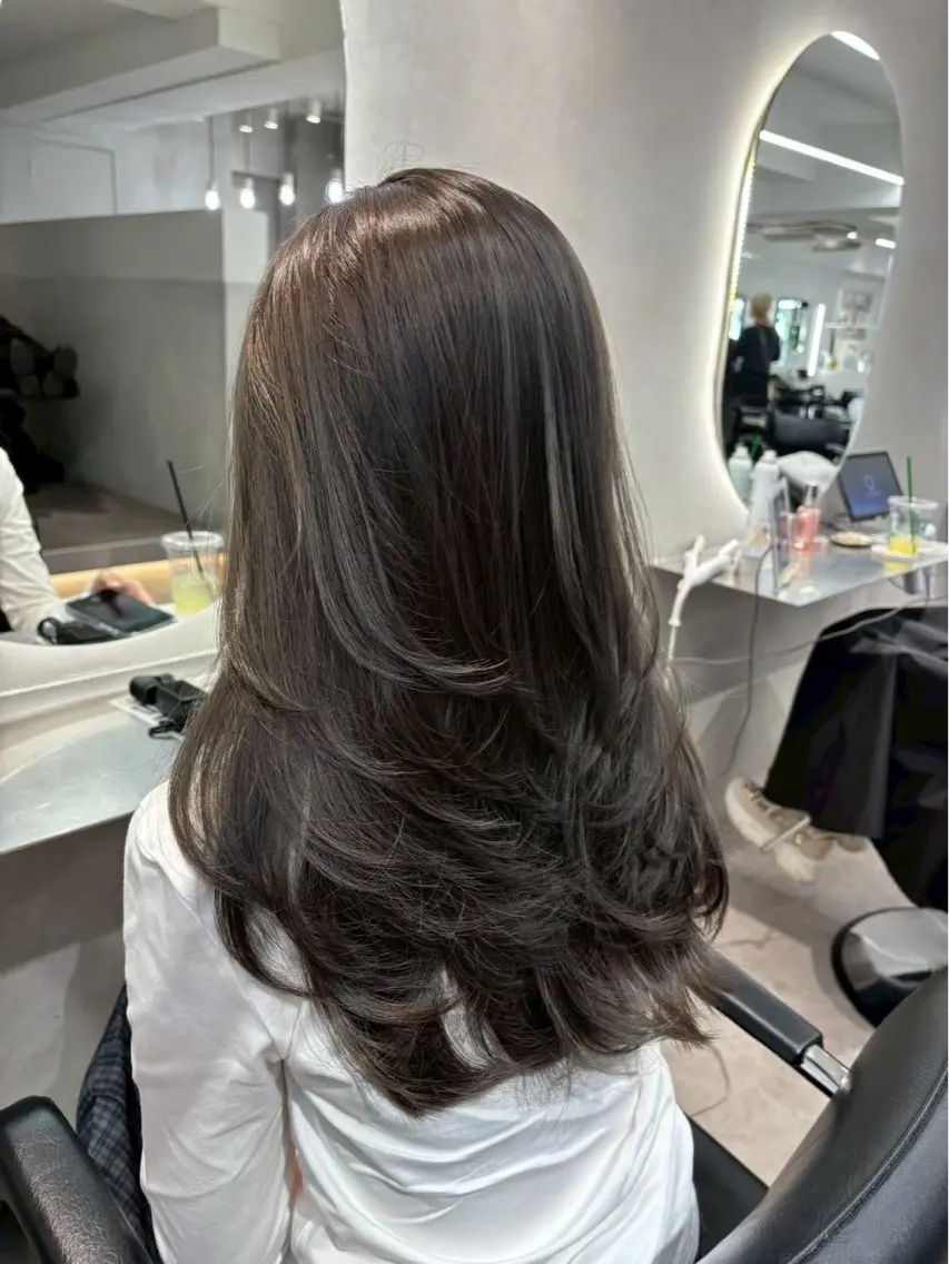 ロング 縮毛矯正 髪質改善ストレート 🫧seiyaのヘアスタイル