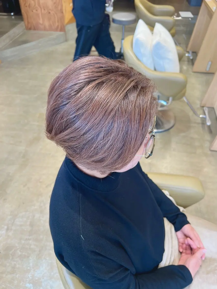 【白髪染め卒業 若見えカラー】白髪ぼかしハイライト モニター様募集 (撮影協力有り(顔は写りません))の写真
