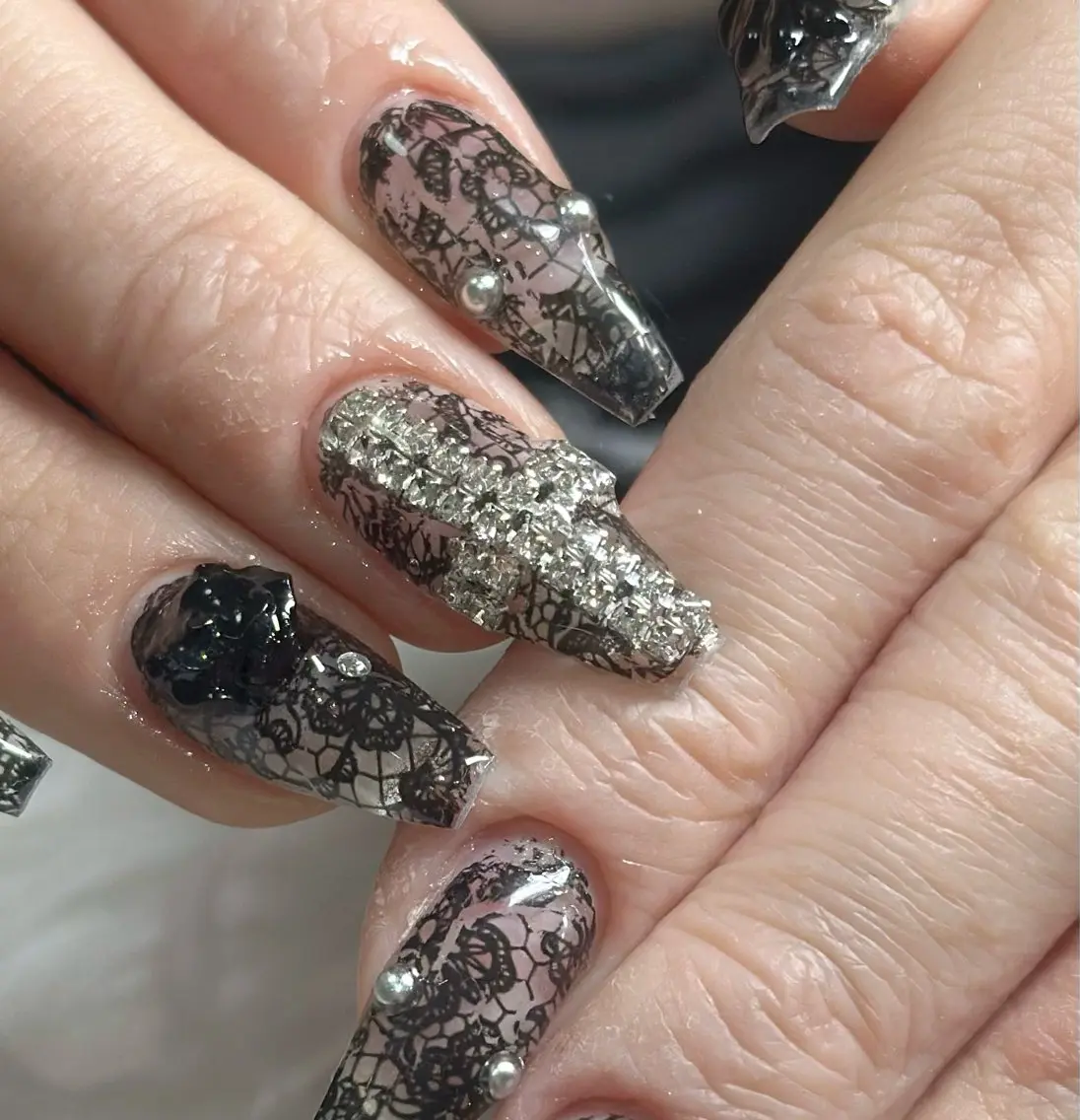 ネイル チークネイル ドット フレンチネイル グラデーション 韓国ネイル ハンドネイル Lisa Nail Salonのネイルデザイン