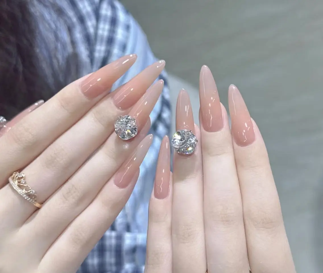 ネイル ハンドネイル エリ🫧 nail池袋東口のネイルデザイン