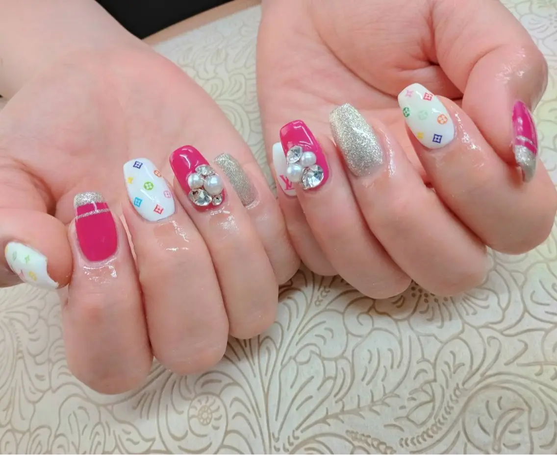 ネイル フラワーネイル precious nail roomのネイルデザイン