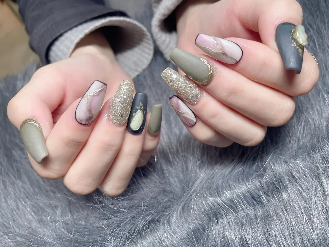 ミディアム ネイル ハンドネイル 《LB》ラブリエ Nail&eyeのマツエク・マツパデザイン