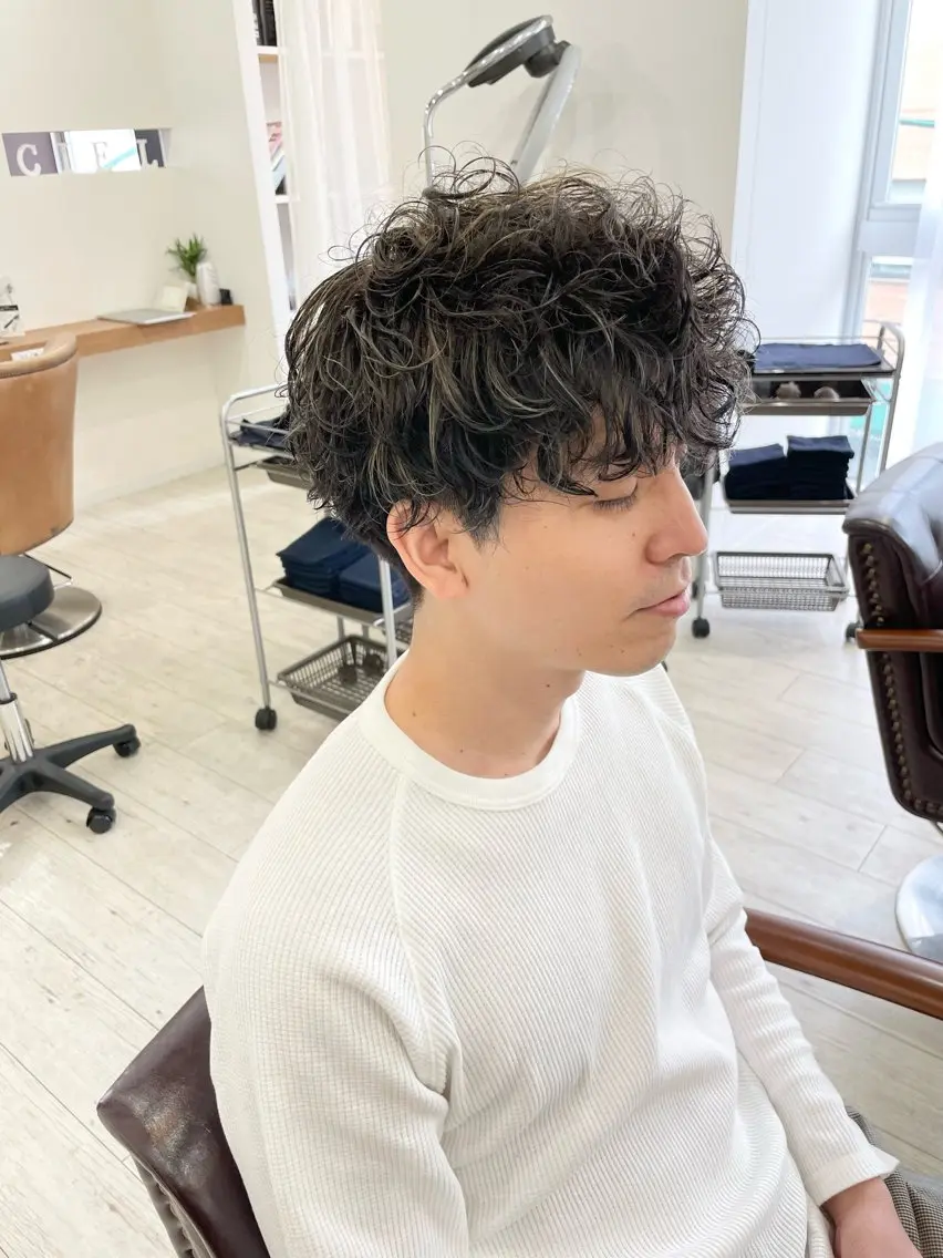 カラー メンズ メンズパーマ アッシュ 内田 真里奈のヘアスタイル