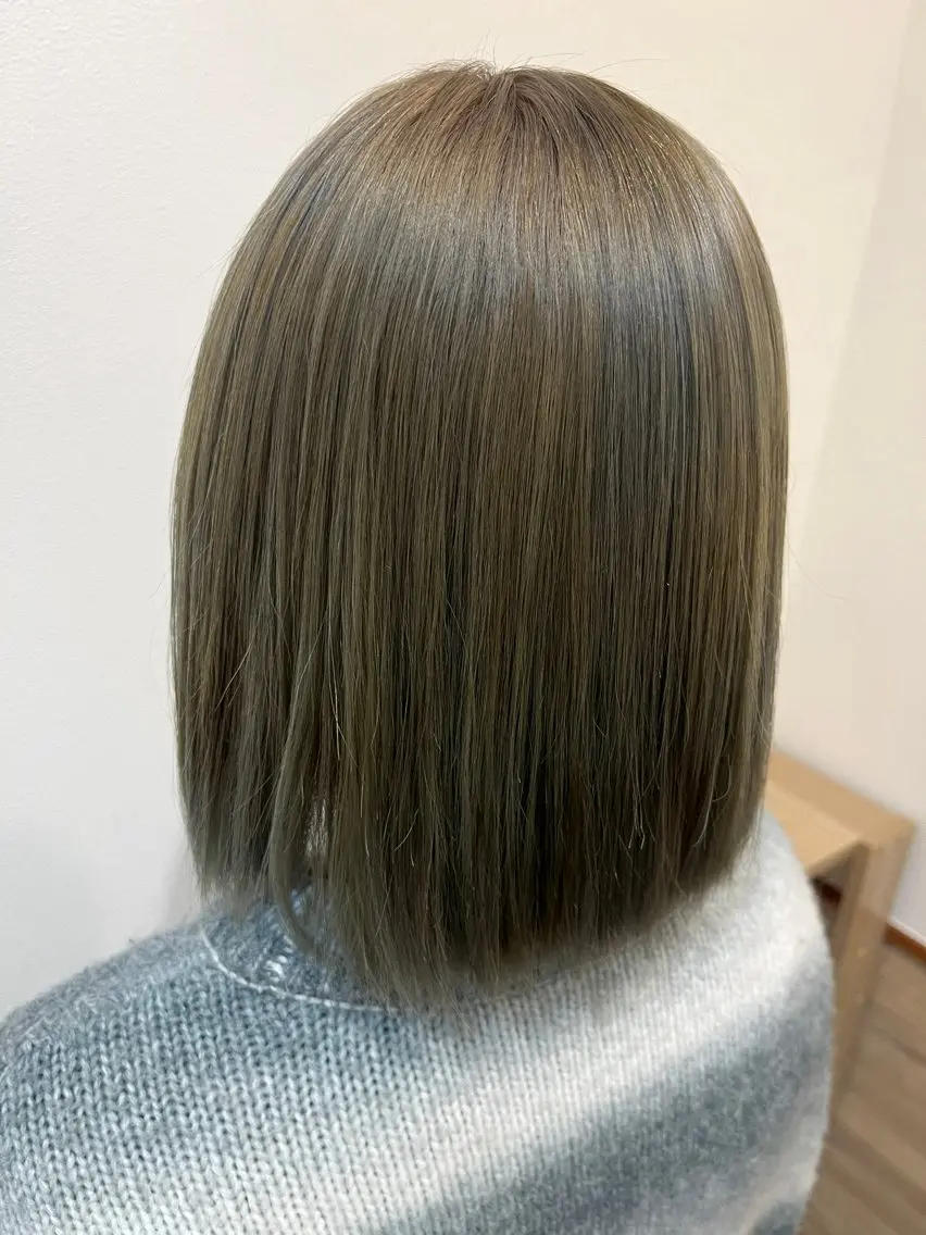 ショート カラー ベージュカラー ブリーチ 透明感カラー オリーブベージュ オレンジ ヘアカラー トリートメント 🌼グレージュ 🌼渡辺歩🌼のヘアスタイル