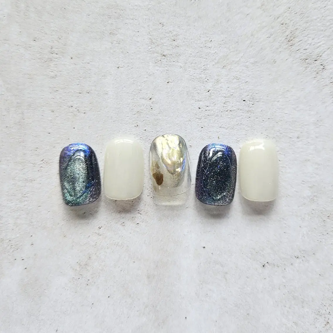 ネイル マグネットネイル ハンドネイル Nailsalon manoのネイルデザイン