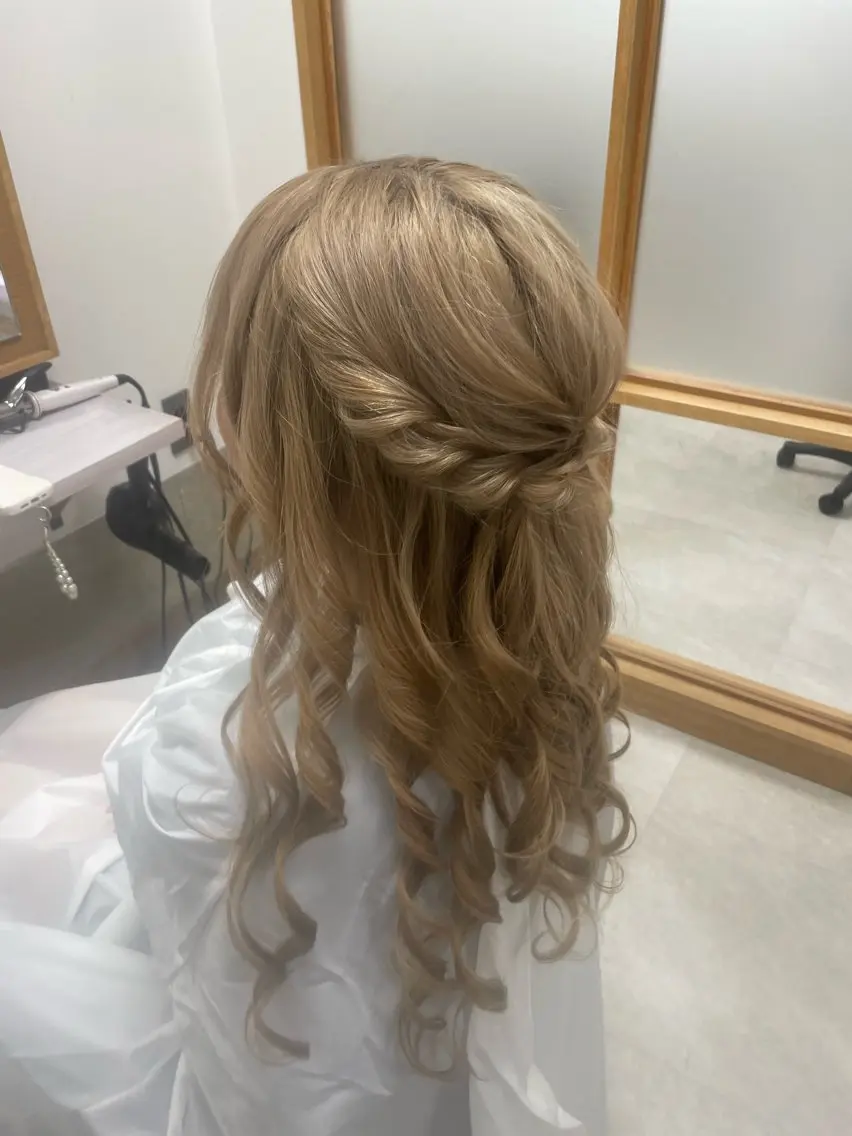 ロング ヘアセット BLEACH 🟥 PERM 天神🏆のヘアスタイル