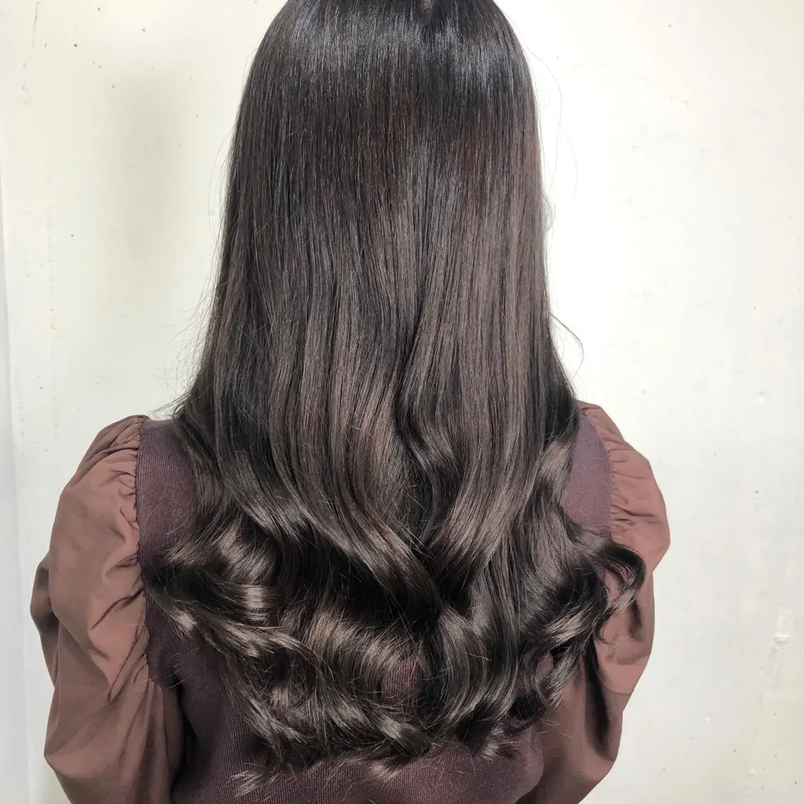 ロング カラー パーマ ヘアアレンジ ヘアカラー トリートメント エクステ ヘアセット 八巻 晴香のヘアスタイル