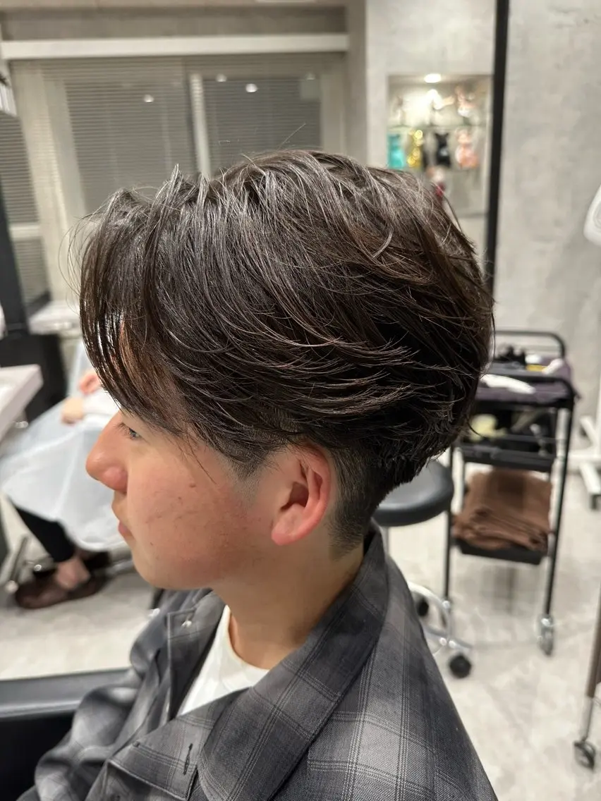 ショート パーマ メンズ フェザーパーマ メンズパーマ カット パーマ ユウ🪄 パーマ指名No1のヘアスタイル
