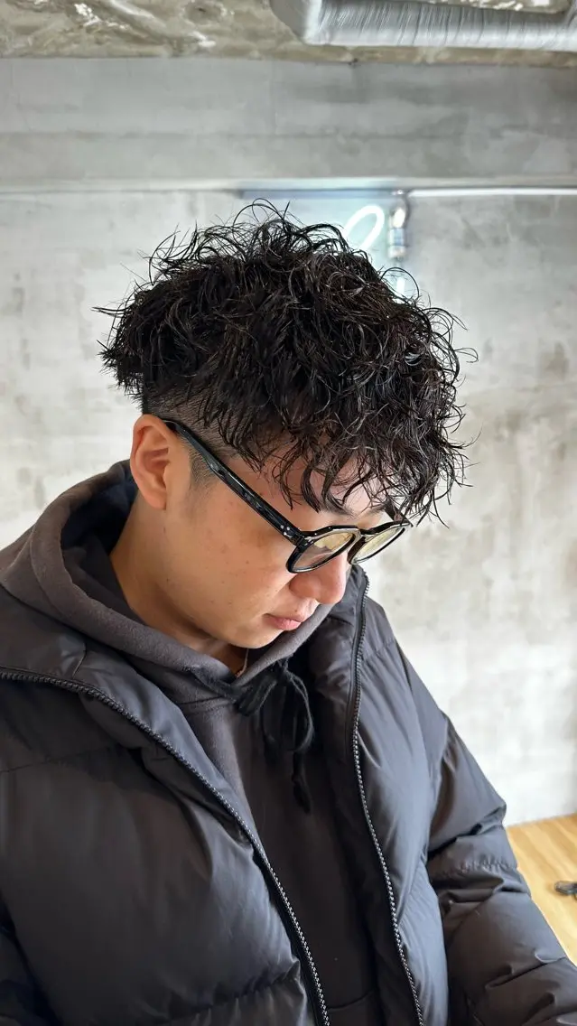 ショート パーマ メンズ メンズパーマ ツイストスパイラルパーマ スパイラルパーマ カット パーマ ヘッドスパ &グループ代表取締役 KOHEIのヘアスタイル