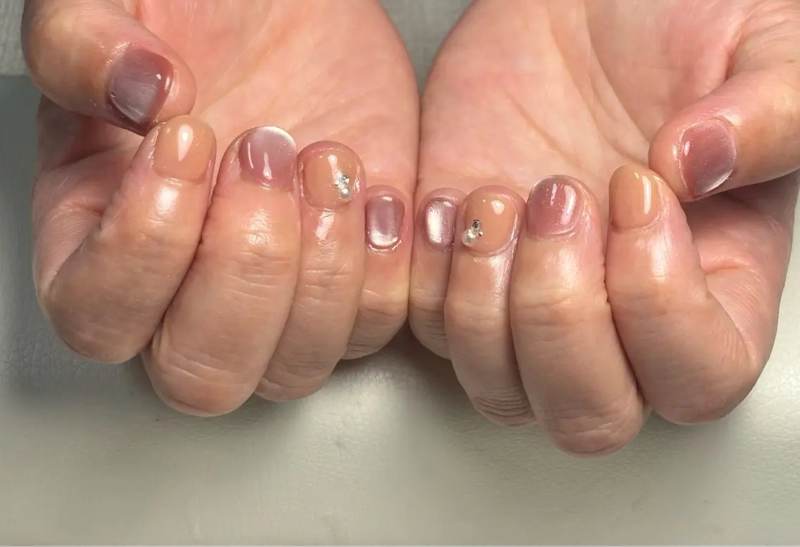 ネイル オーロラネイル フットネイル フレンチネイル ジェルネイル マグネットネイル ハンドネイル kiki nail たまプラーザのネイルデザイン