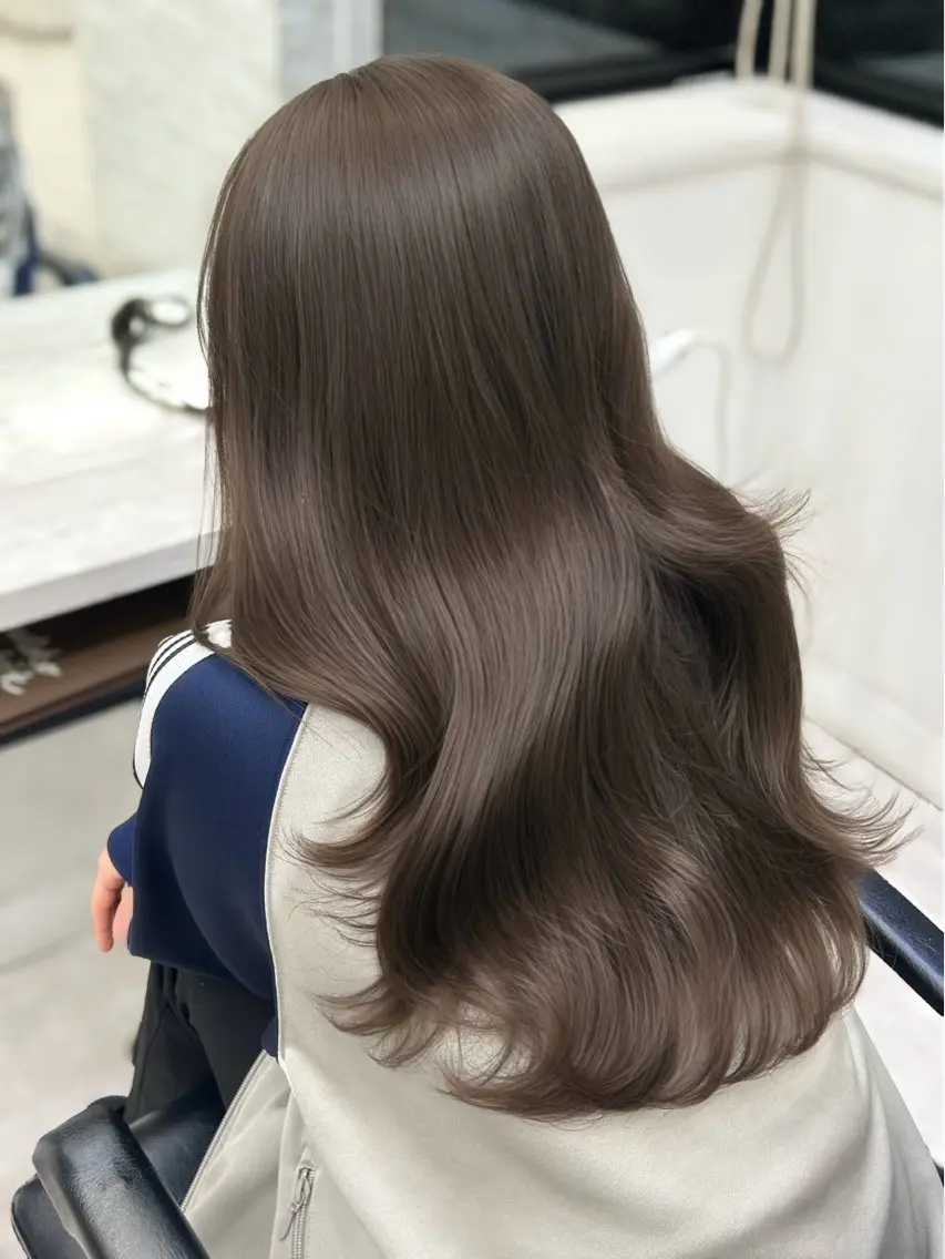 ロング 顔まわりレイヤー 顔周りカット ハッシュカット 髪質改善 韓国風ヘア 韓国ヘア🇰🇷／ 艶カラー鈴木萌愛🩶のヘアスタイル