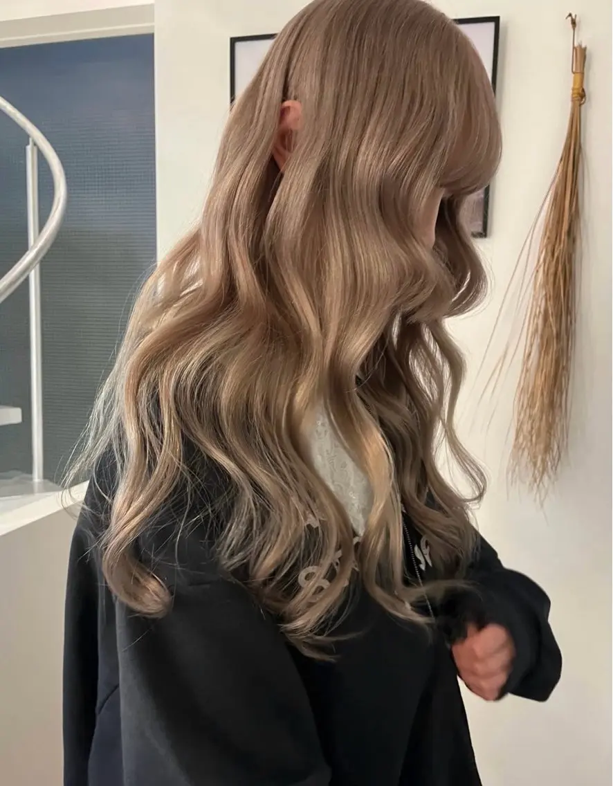 ロング 新宿 愛香のヘアスタイル
