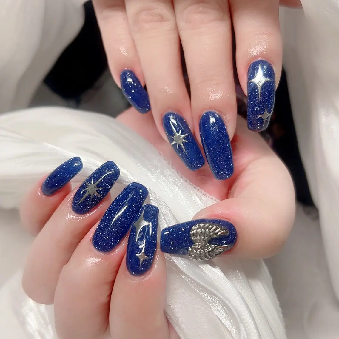 ネイル ブルー マグネットネイル 夏ネイル ハンドネイル Cute Tips nailのネイルデザイン