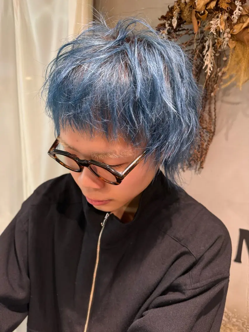 ショート カラー メンズ ブルーカラー ブラウンカラー デザインカラー ダブルカラー グラデーションカラー カット ヘアカラー RorriM natsuのヘアスタイル