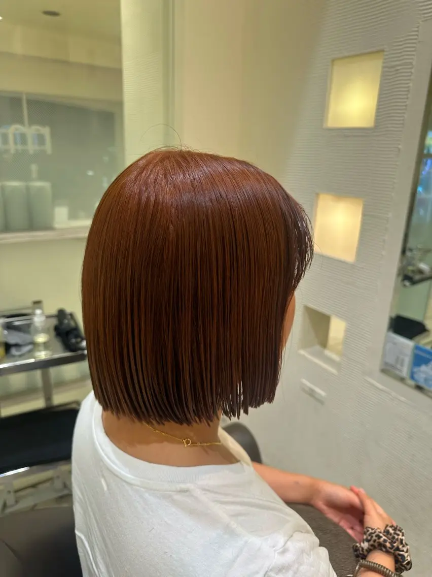 ミディアム カラー ヘアアレンジ タイトボブ個性派カラ ーAKANEのヘアスタイル